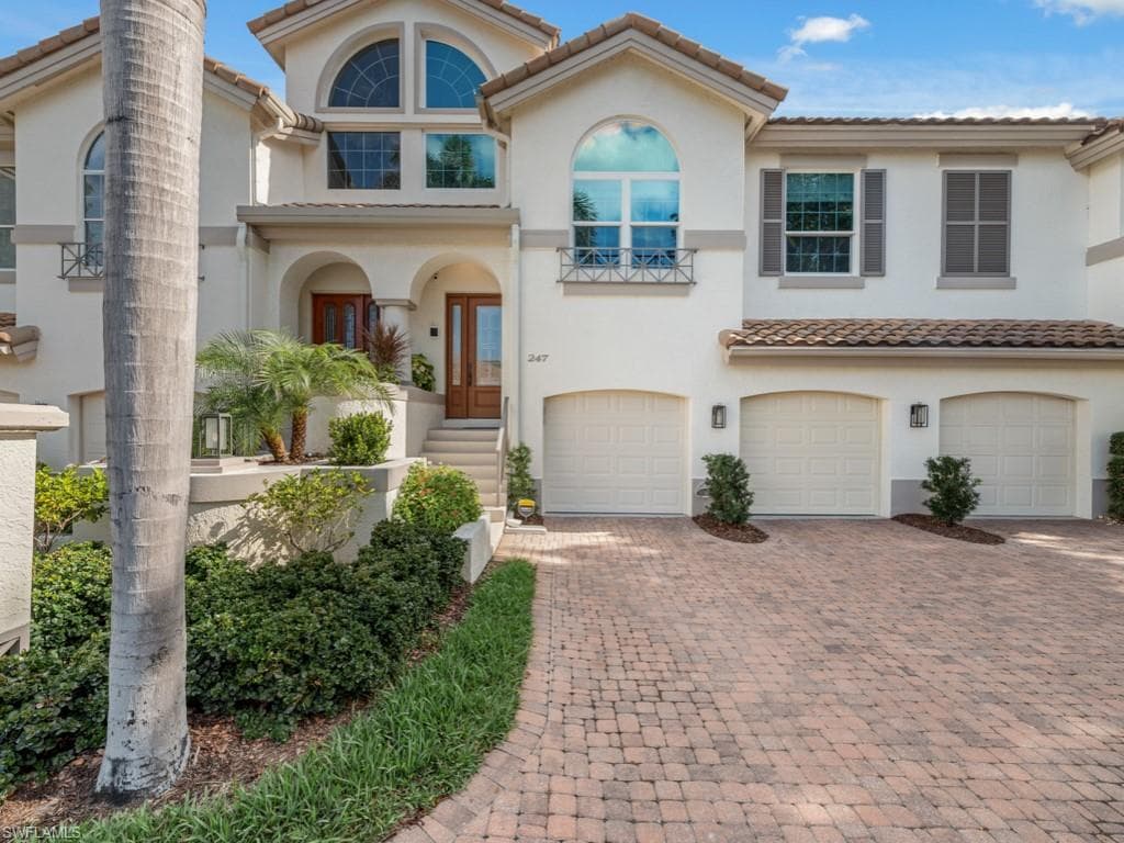 247 Colonade Cir, Naples, FL 34103-29