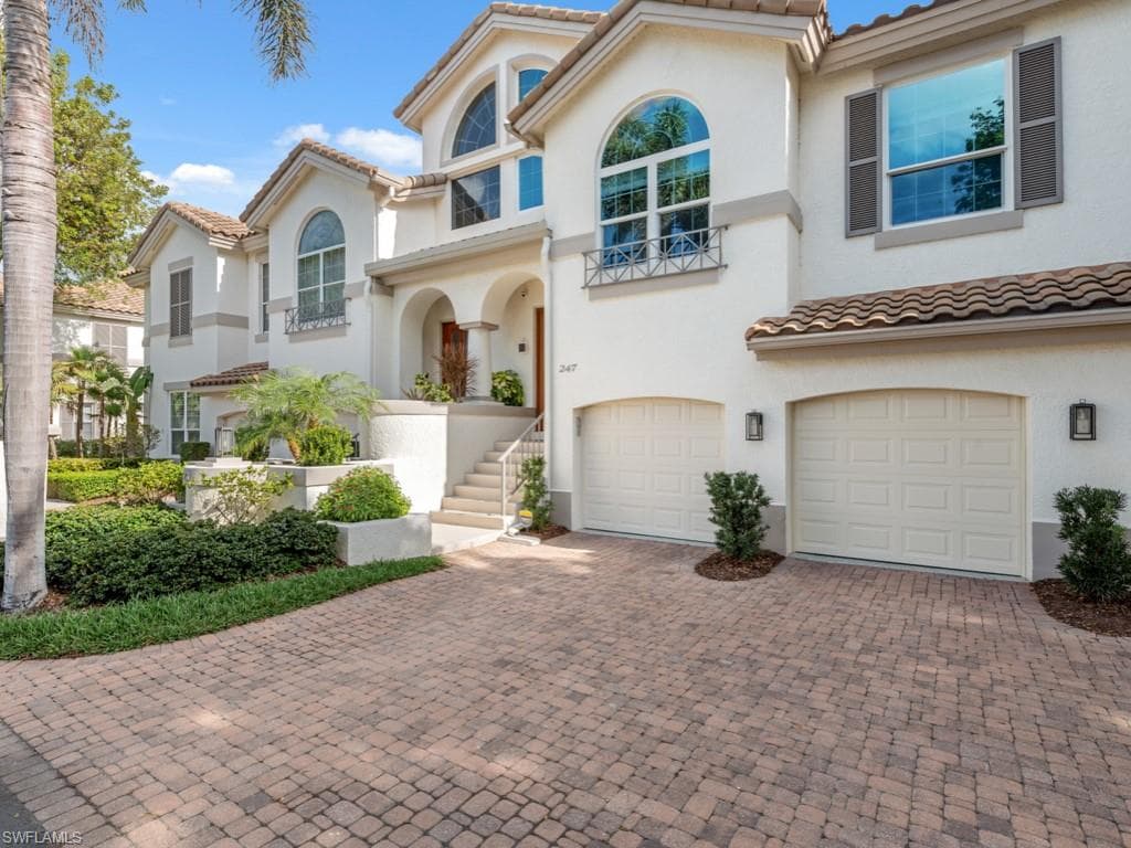 247 Colonade Cir, Naples, FL 34103-30