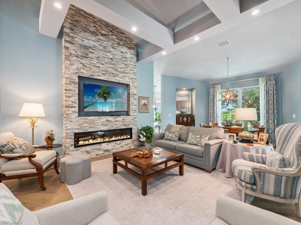 247 Colonade Cir, Naples, FL 34103-2