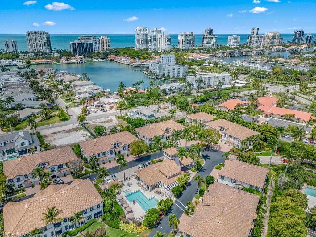 247 Colonade Cir, Naples, FL 34103-40