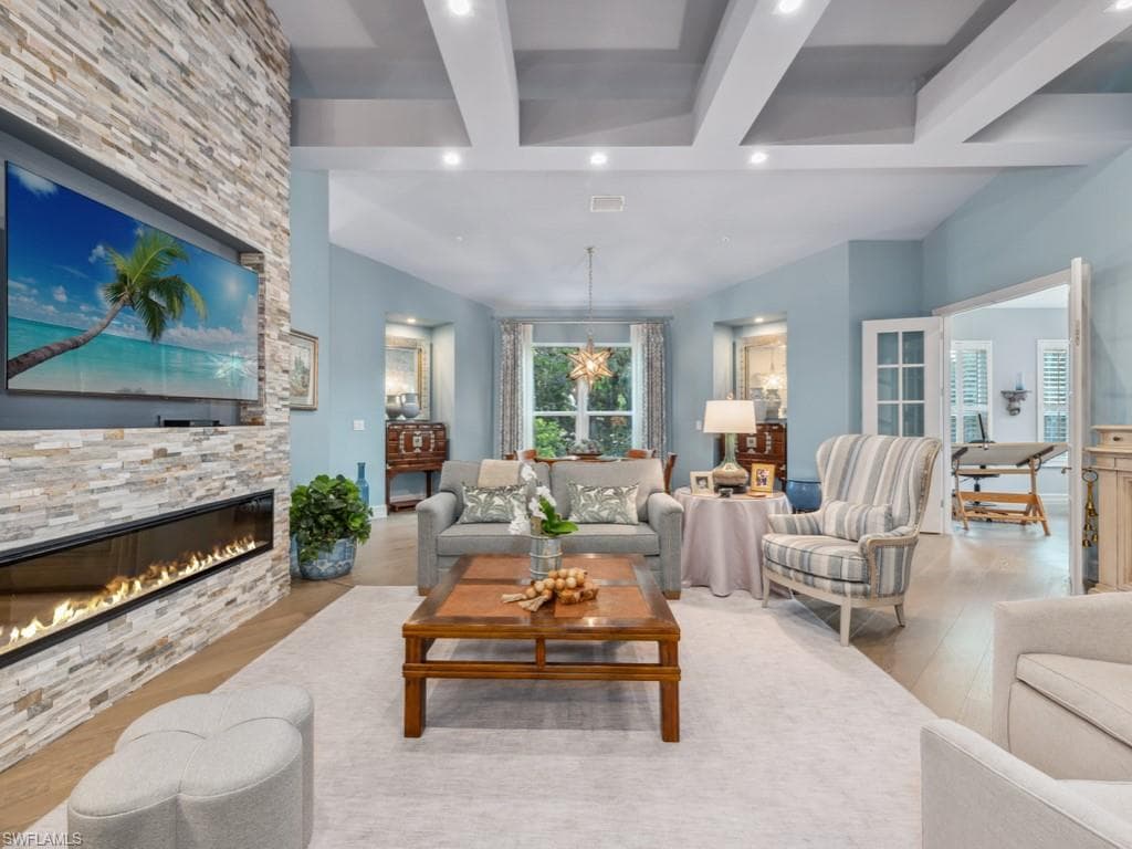 247 Colonade Cir, Naples, FL 34103-3
