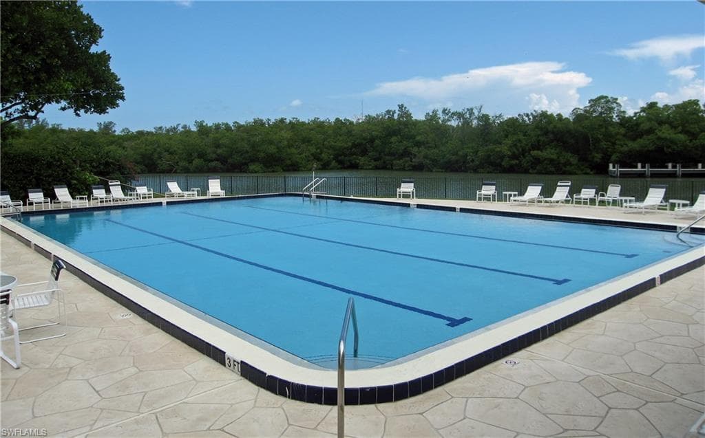 17 Bluebill Ave 1103, Naples, FL 34108-13
