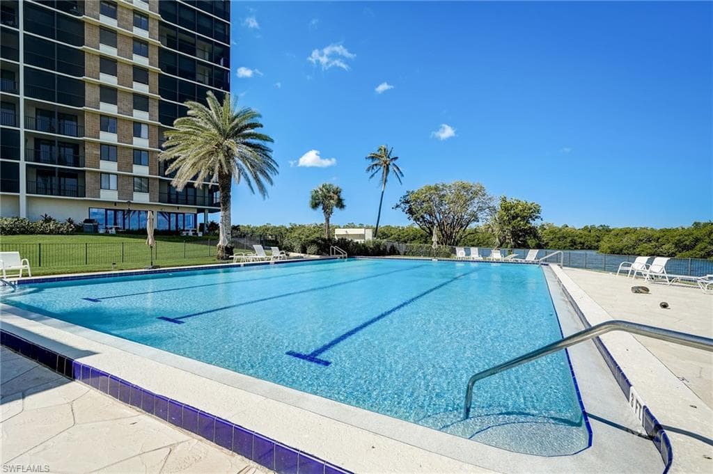17 Bluebill Ave 1103, Naples, FL 34108-14