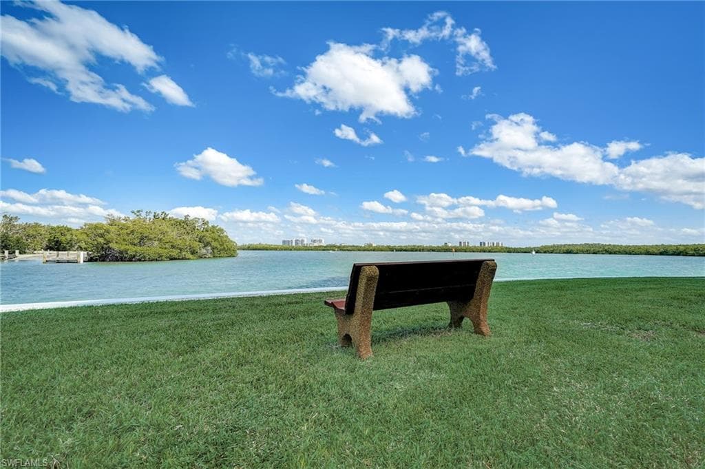 17 Bluebill Ave 1103, Naples, FL 34108-16