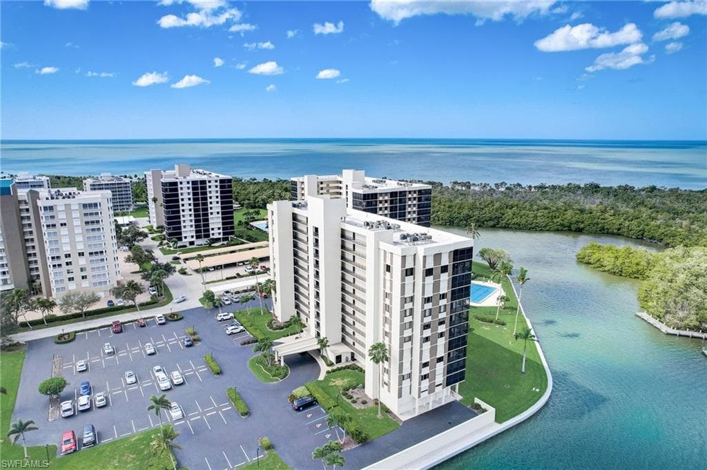 17 Bluebill Ave 1103, Naples, FL 34108-28
