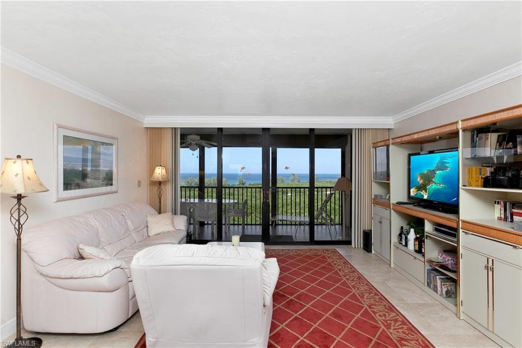 17 Bluebill Ave 1103, Naples, FL 34108-5