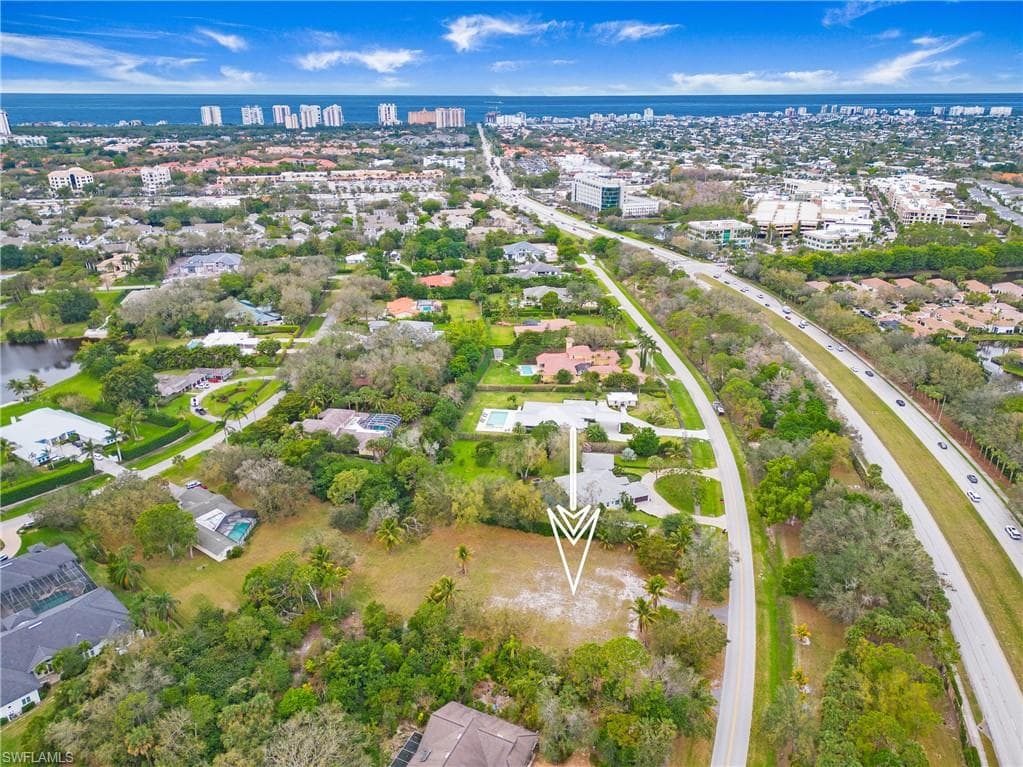 172 Hickory Rd, Naples, FL 34108-13