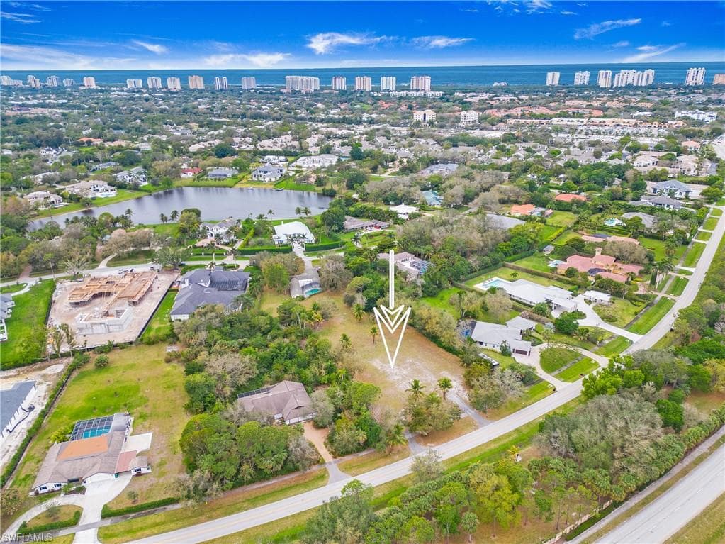 172 Hickory Rd, Naples, FL 34108-15