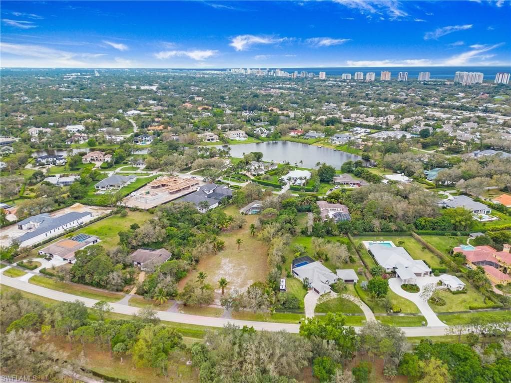 172 Hickory Rd, Naples, FL 34108-16