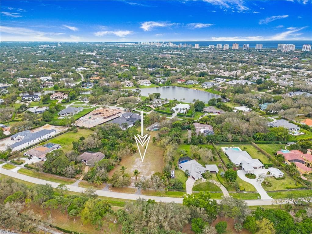 172 Hickory Rd, Naples, FL 34108-17