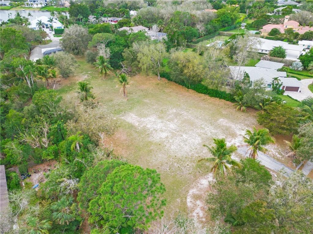 172 Hickory Rd, Naples, FL 34108-26
