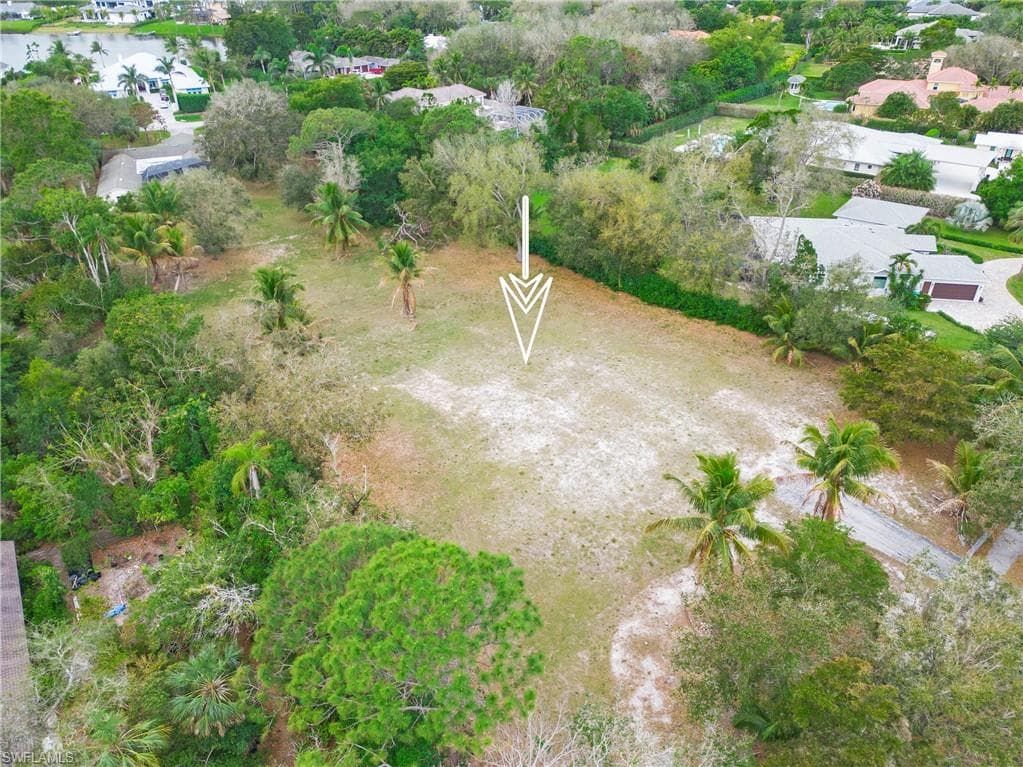 172 Hickory Rd, Naples, FL 34108-27