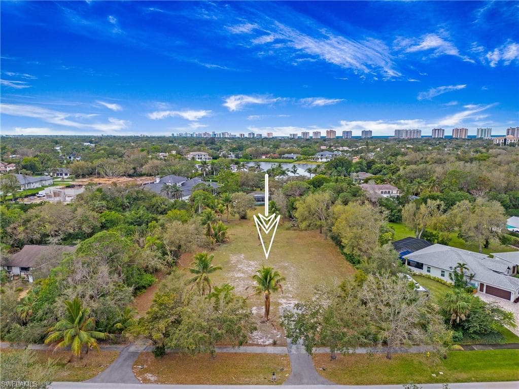 172 Hickory Rd, Naples, FL 34108-6