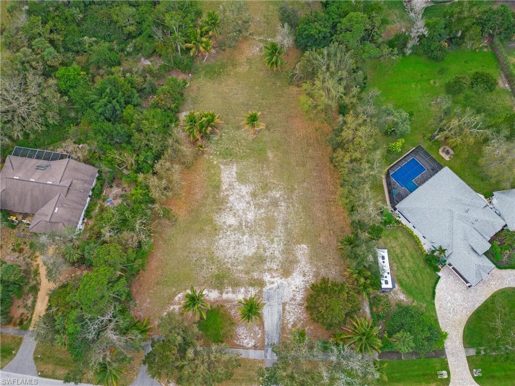 172 Hickory Rd, Naples, FL 34108-7