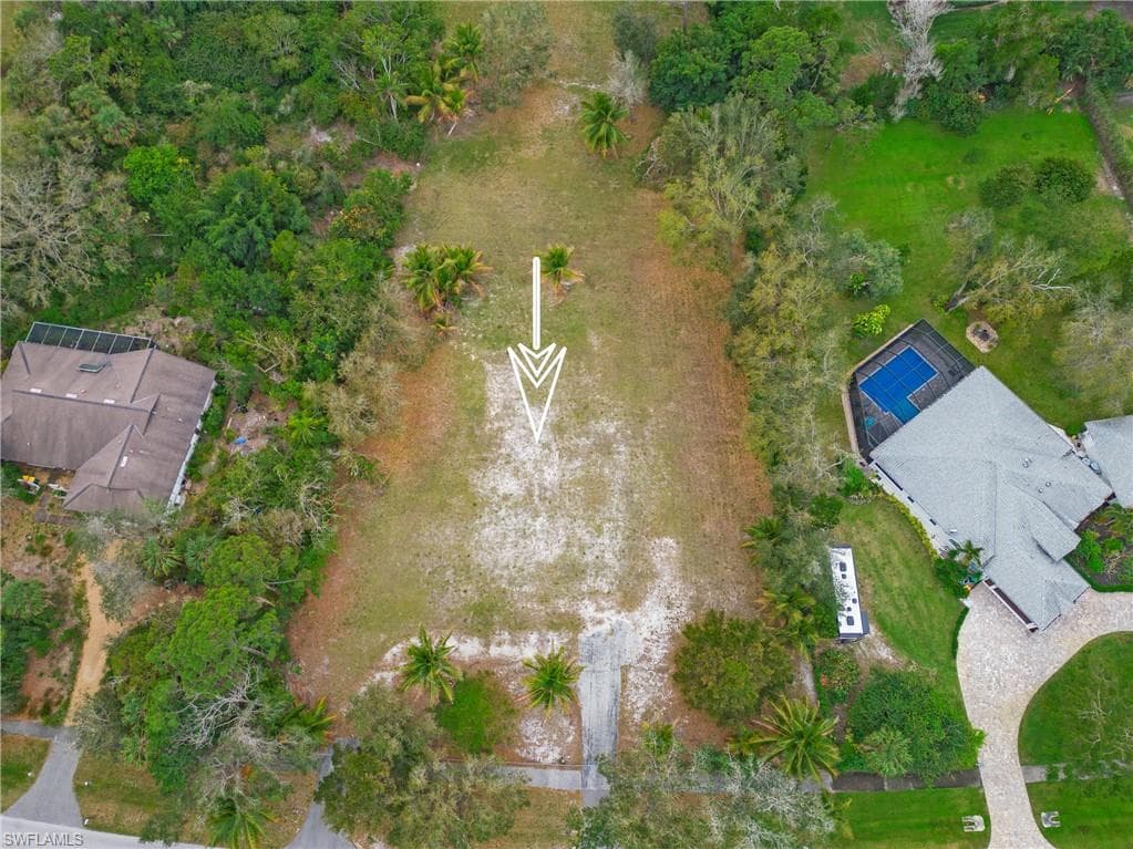 172 Hickory Rd, Naples, FL 34108-8