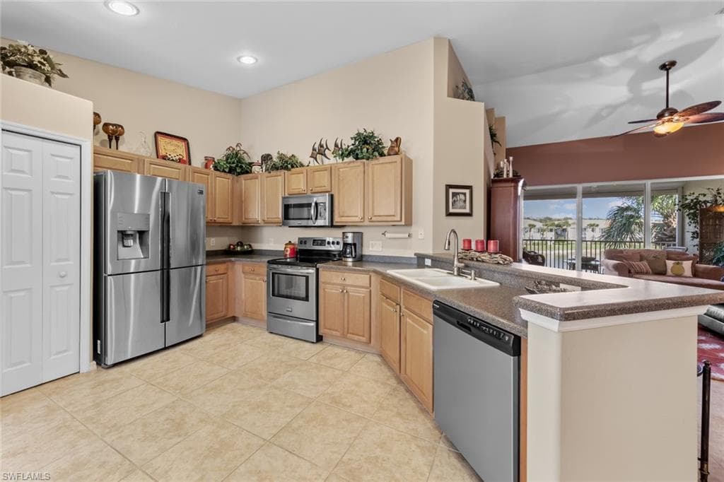 10134 Colonial Country Club Blvd 905, Fort Myers, FL 33913-9