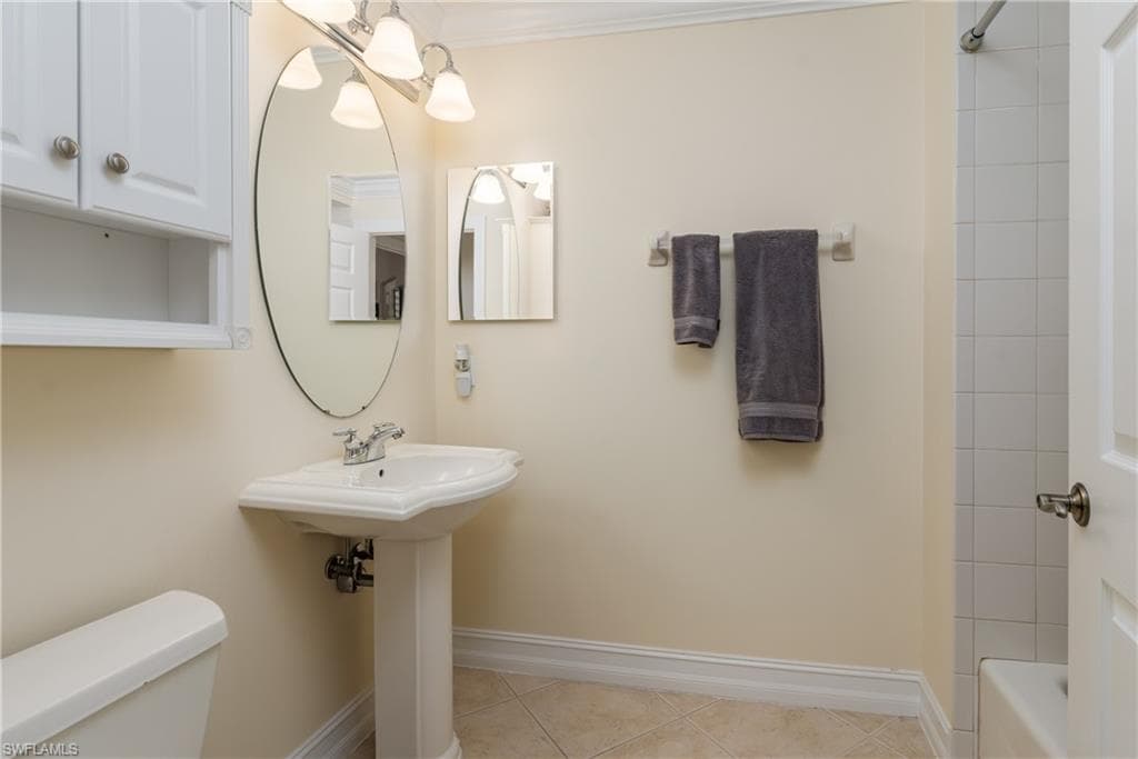 1281 Rialto Way, Naples, Fl 34114-26