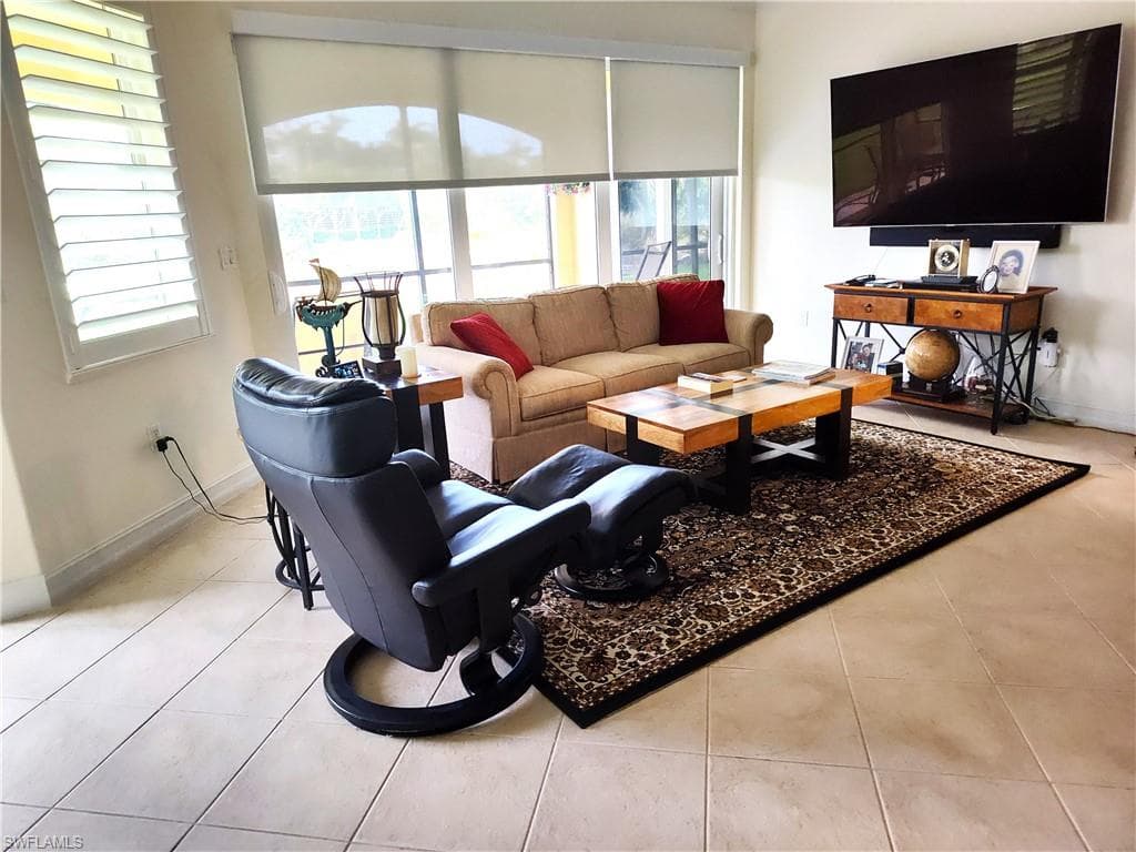1281 Rialto Way, Naples, Fl 34114-6