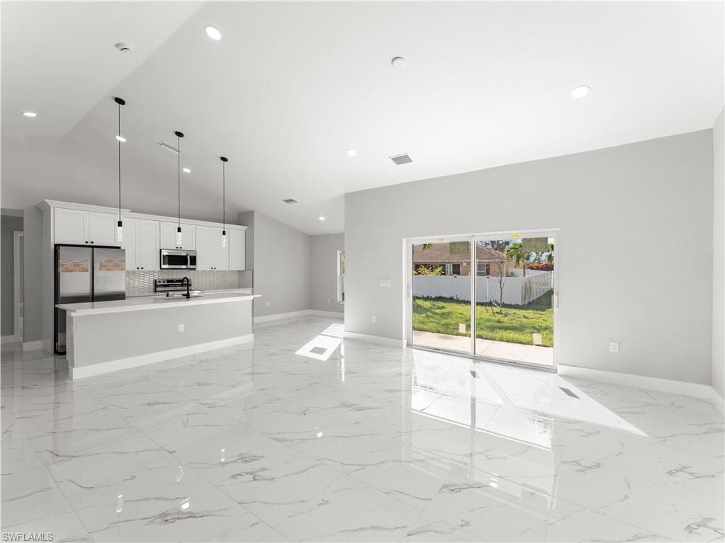 1242 22nd Ave, Cape Coral, FL 33993-9
