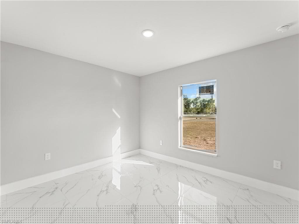 1242 22nd Ave, Cape Coral, FL 33993-25