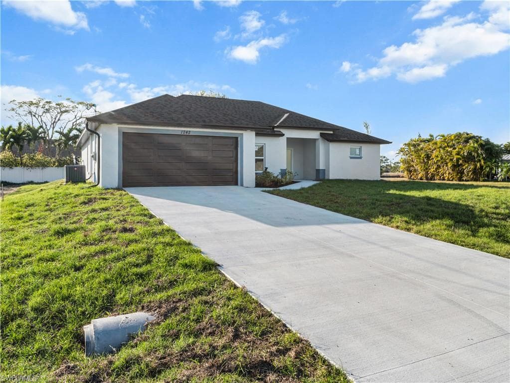 1242 22nd Ave, Cape Coral, FL 33993-32