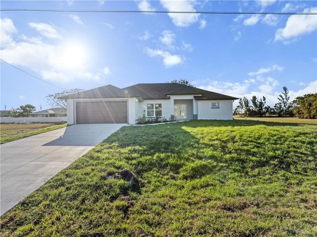 1242 22nd Ave, Cape Coral, FL 33993-33