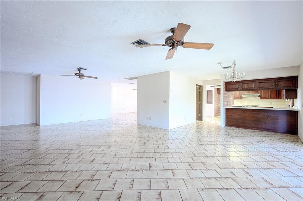 828 Wiggins Pass Rd 11, Naples, FL 34110-14