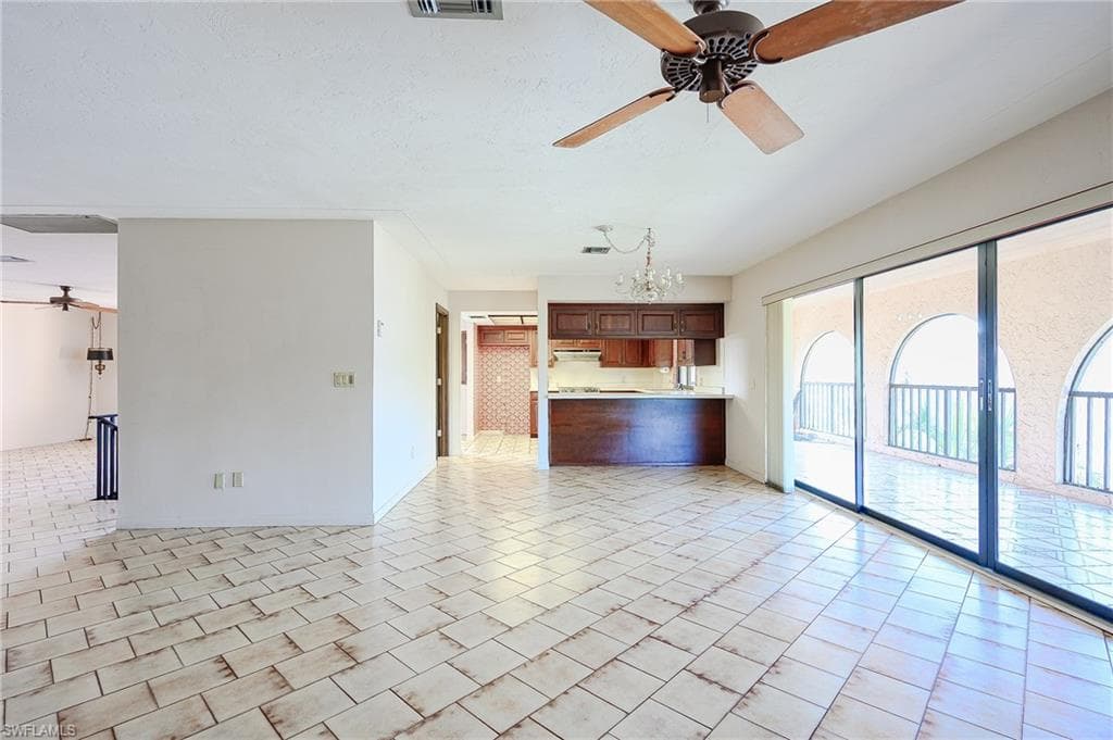 828 Wiggins Pass Rd 11, Naples, FL 34110-15