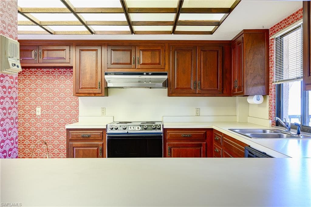 828 Wiggins Pass Rd 11, Naples, FL 34110-16