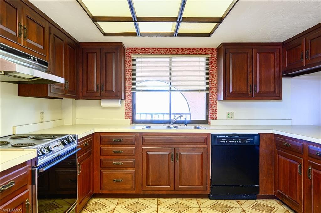828 Wiggins Pass Rd 11, Naples, FL 34110-19