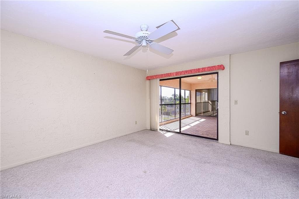828 Wiggins Pass Rd 11, Naples, FL 34110-30