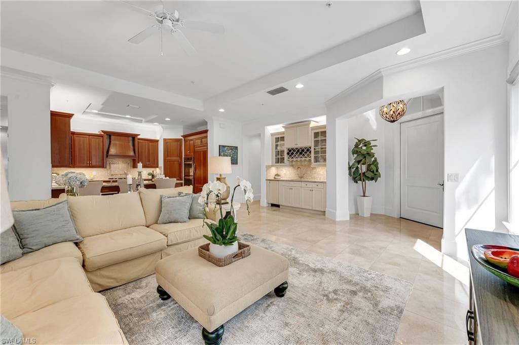 2306 Tradition Way 101, Naples, FL 34105-4