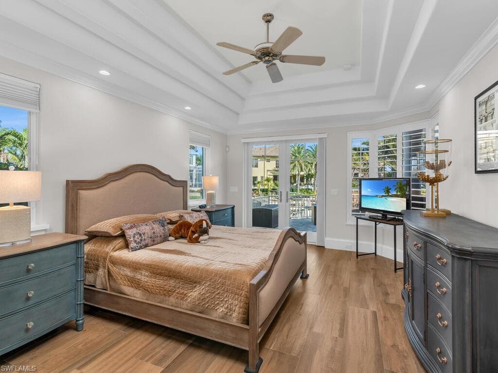 482 Clifton Ct, Marco Island, FL 34145-14