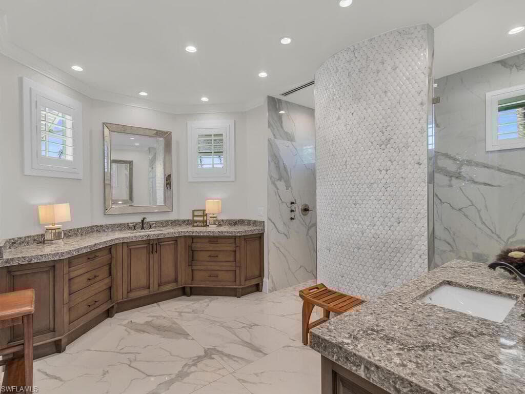 482 Clifton Ct, Marco Island, FL 34145-16