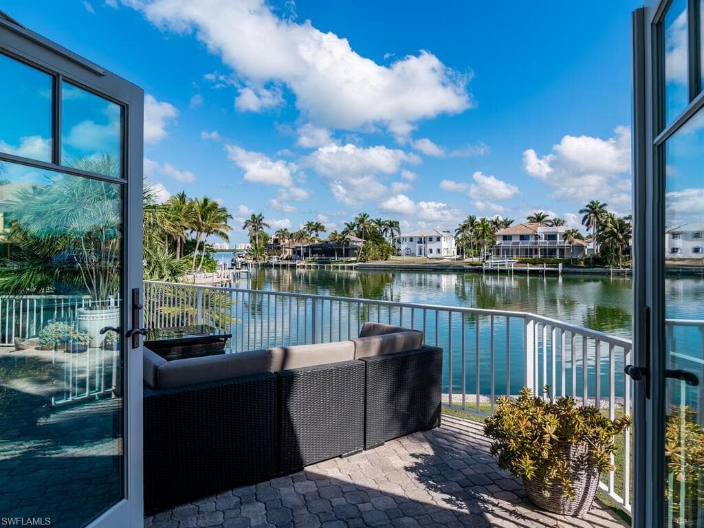 482 Clifton Ct, Marco Island, FL 34145-20