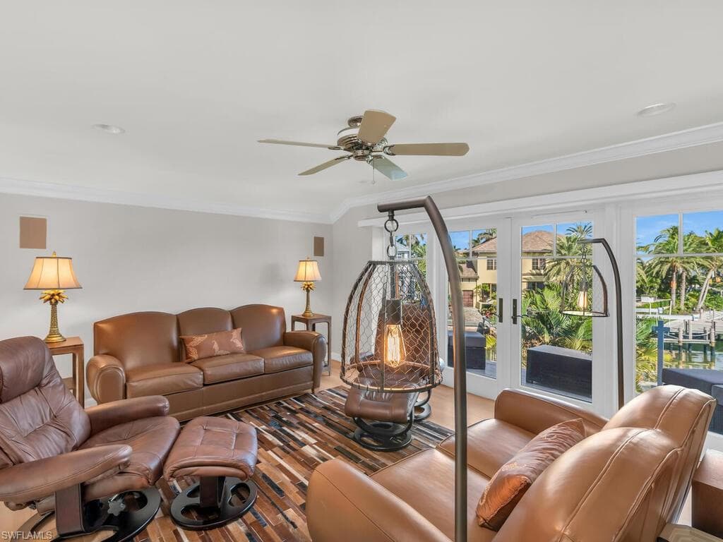 482 Clifton Ct, Marco Island, FL 34145-23