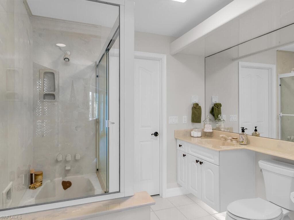 482 Clifton Ct, Marco Island, FL 34145-27