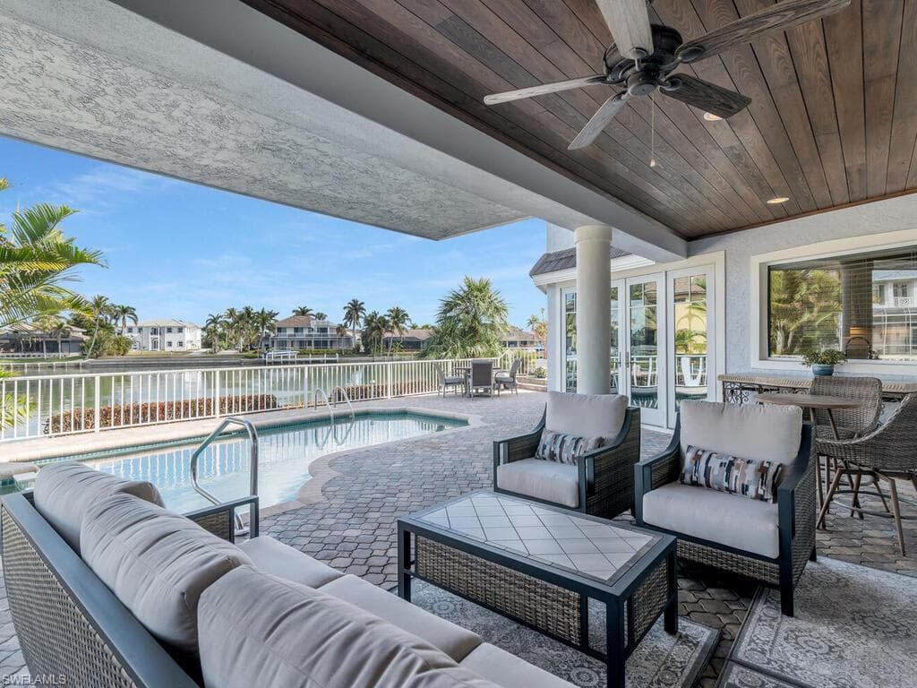 482 Clifton Ct, Marco Island, FL 34145-30