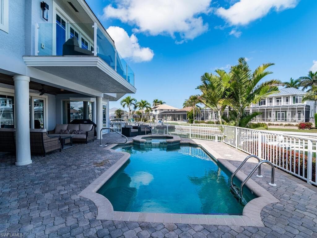482 Clifton Ct, Marco Island, FL 34145-31