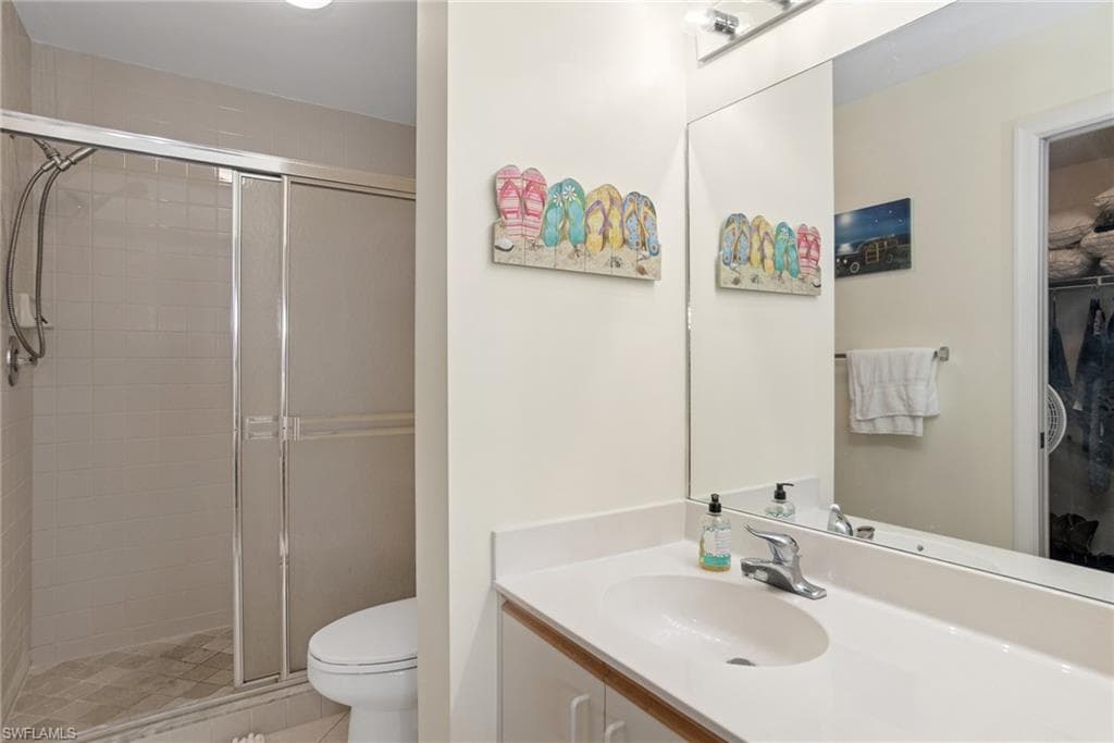 500 Saratoga Cir F205, Naples, FL 34104-11
