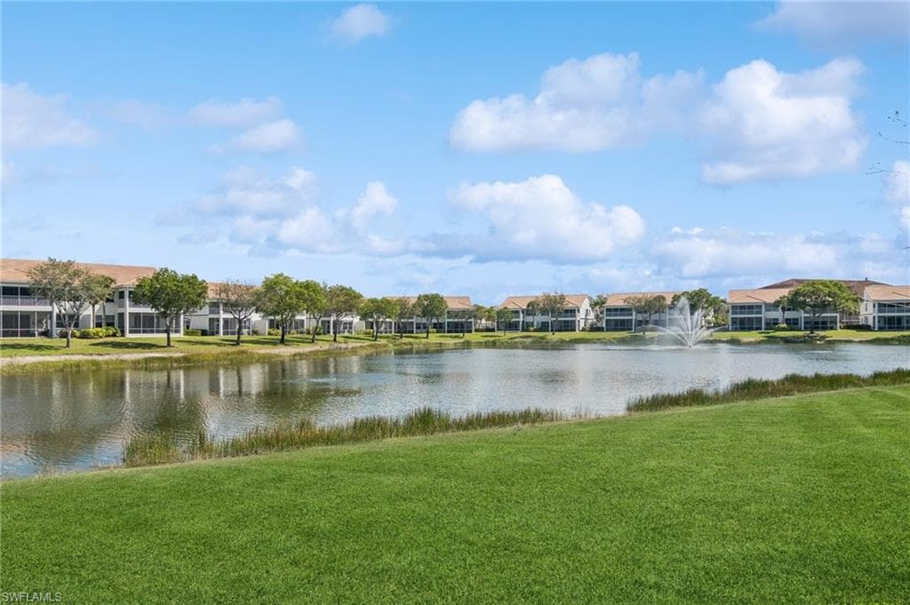 500 Saratoga Cir F205, Naples, FL 34104-17