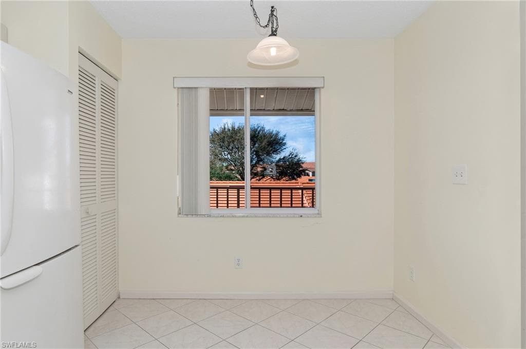 500 Saratoga Cir F205, Naples, FL 34104-7