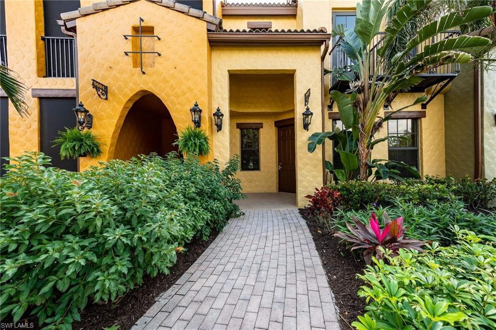 9147 Delano St 9605, Naples, FL 34113-1