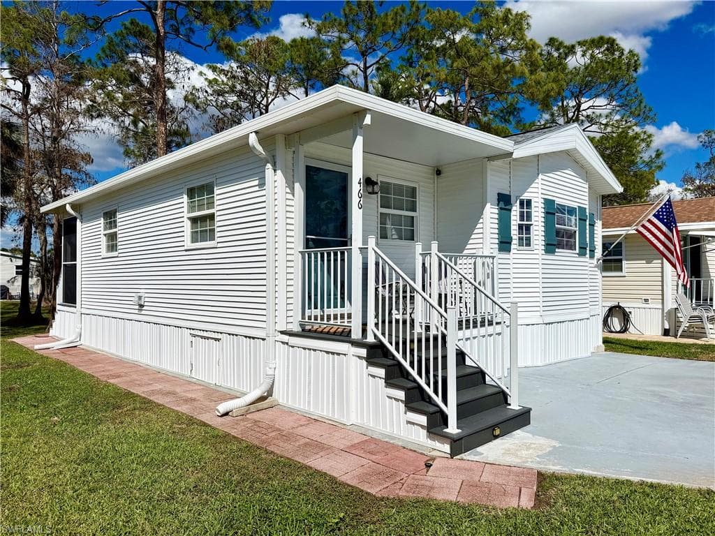 466 Vanda Sanctuary, Naples, FL 34114-3