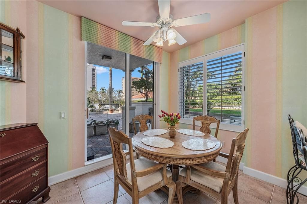 8720 Bay Colony Dr 104, Naples, FL 34108-9