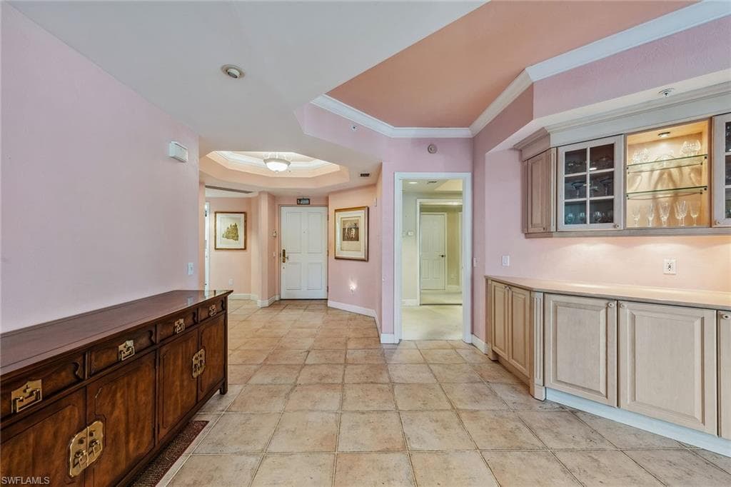 8720 Bay Colony Dr 104, Naples, FL 34108-11