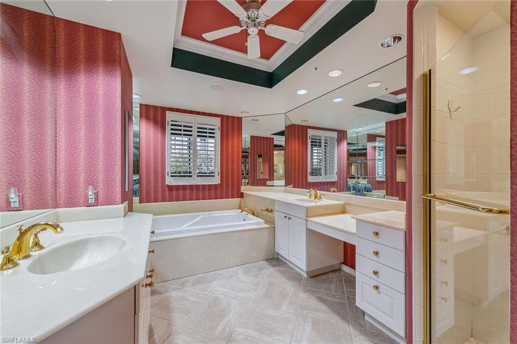 8720 Bay Colony Dr 104, Naples, FL 34108-13