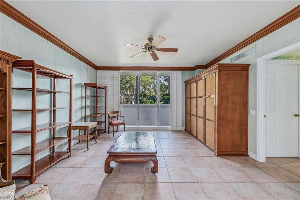 8720 Bay Colony Dr 104, Naples, FL 34108-16