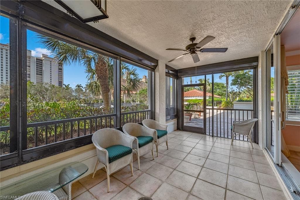 8720 Bay Colony Dr 104, Naples, FL 34108-1