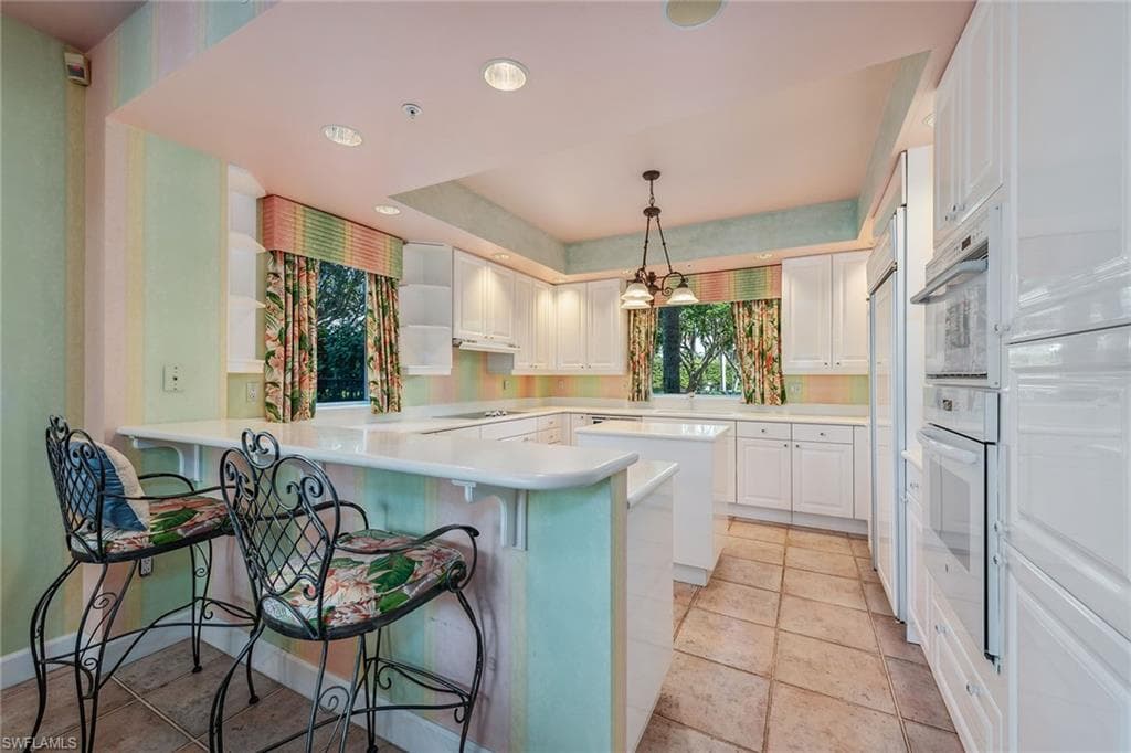 8720 Bay Colony Dr 104, Naples, FL 34108-7